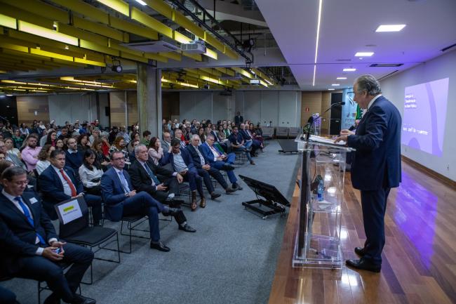 Conselheiros do TCESP participam de simpósio sobre inovação no setor público