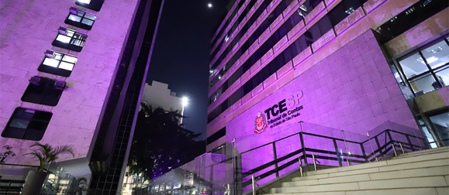 Tribunal de Contas inaugura iluminação em apoio à Campanha ‘Agosto Lilás’