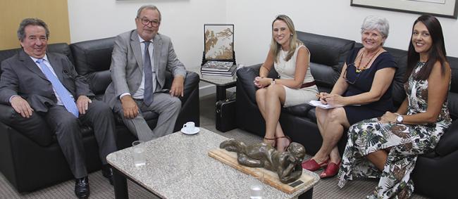 Dirigentes da UNDIME-SP participam de audiência no Tribunal 
