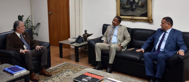 TCESP recebe membros do Tribunal Administrativo de Moçambique