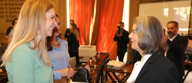 Presidente do TCESP prestigia palestra e lançamento de livro da Ministra Cármen Lúcia