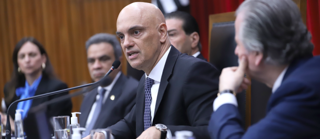 Ministro Alexandre de Moraes discute pilares da democracia no encerramento da Semana Jurídica