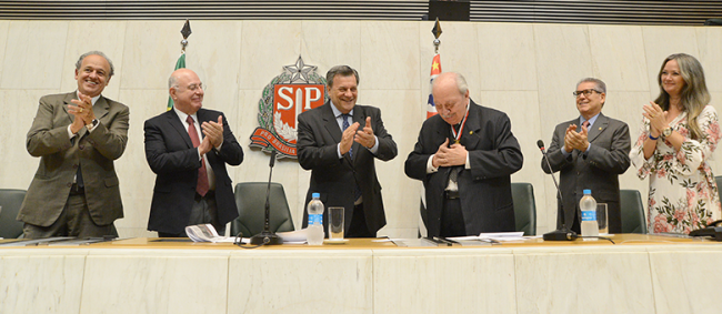 Na Alesp, Tribunal prestigia cerimônia de entrega de Colar do Mérito Legislativo