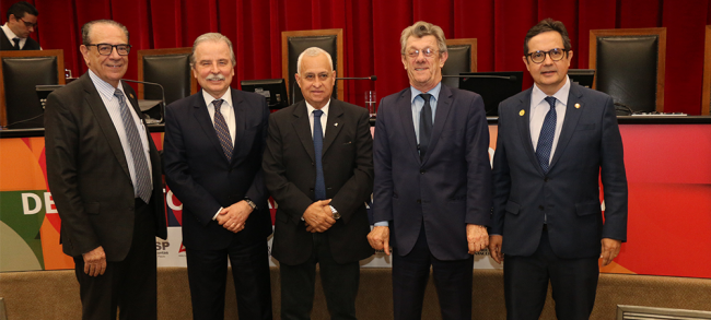 TCESP discute transparência e desenvolvimento sustentável em congresso