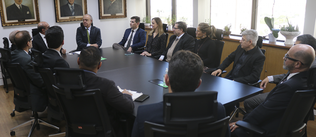 Comissão da Atricon realiza visita técnica no TCESP