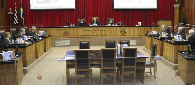 Tribunal Pleno realiza sessão de julgamento no Auditório Nobre