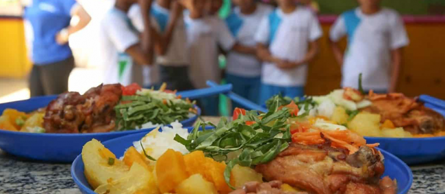 Mais da metade dos municípios não oferecem merenda com a suspensão das aulas