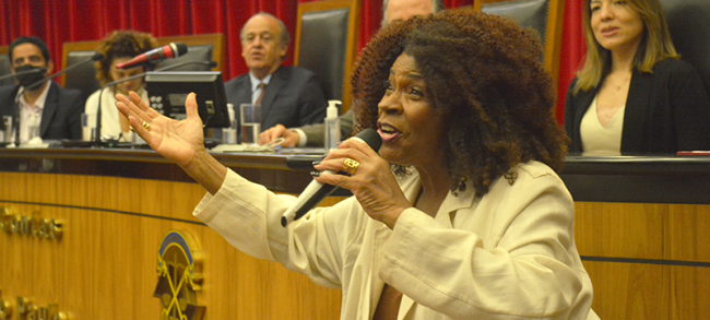 TCE debate discriminação e assédio no setor público