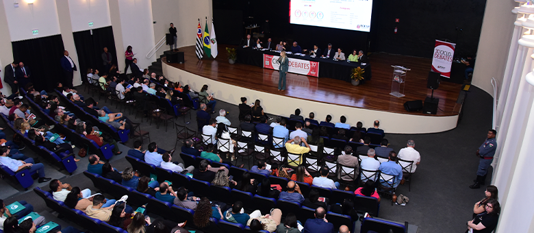 Mais de 600 pessoas prestigiam encontro do Ciclo de Debates do TCESP em Jaboticabal
