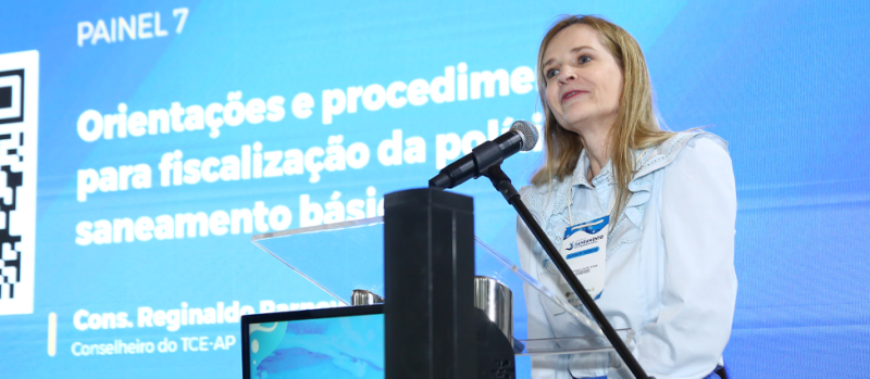 Conselheira coordena painel no I Congresso de Saneamento dos Tribunais de Contas