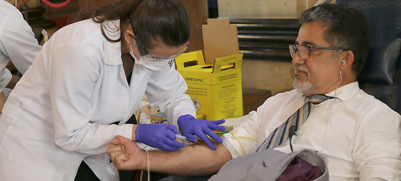 Servidores participam de campanha conjunta para coleta de sangue