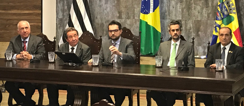 Secretário-Diretor ministra palestra para legisladores da região de Jaú 
